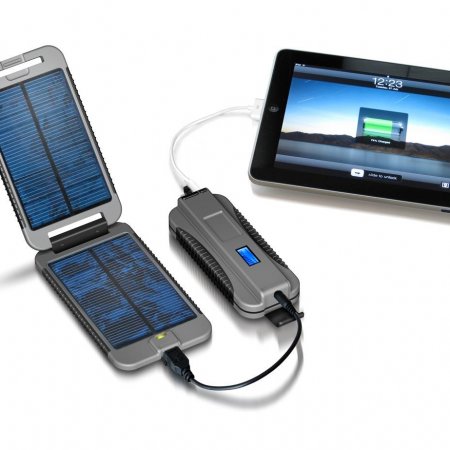 POWER MONKEY EXTREME (GREY) PORTABLE SOLAR CHARGER